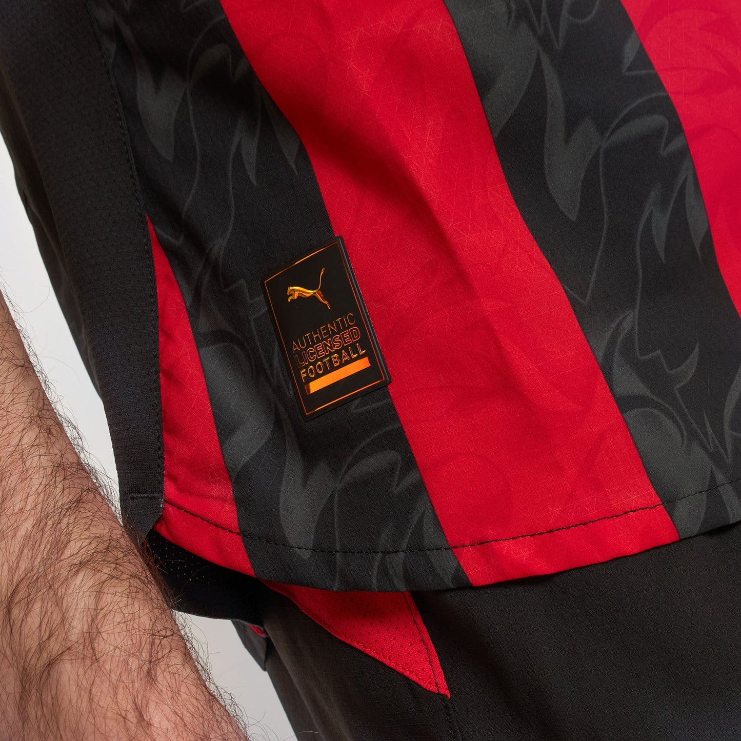 MILAN HOME AUTHENTIC 2025/26 MAILLOT